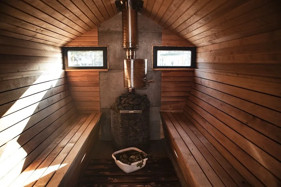 Seznamte se s minidomkem Kärg. Slouží jako chatka nebo sauna 2 125040152 659364921419375 762304562322805732 n