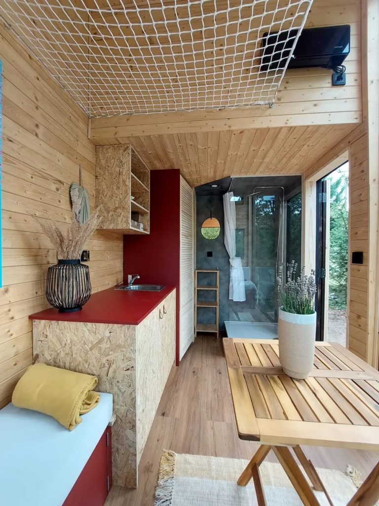 Tiny house Náš Tetrishouse zabere pouze 10 čtverečných metrů 2 20220811 142024 scaled 1