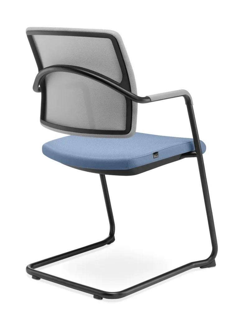 Komfort u počítače i v zasedačce: LD Seating představuje nové židle s novou mechanikou 1 Arcus 250 Z N1 V1 poz